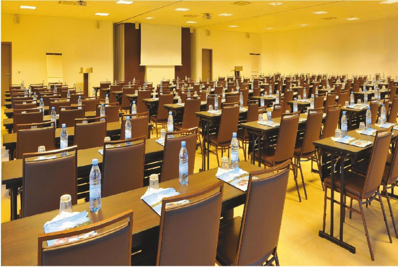 Movenpick Resort Lamantin Saly Exterior foto