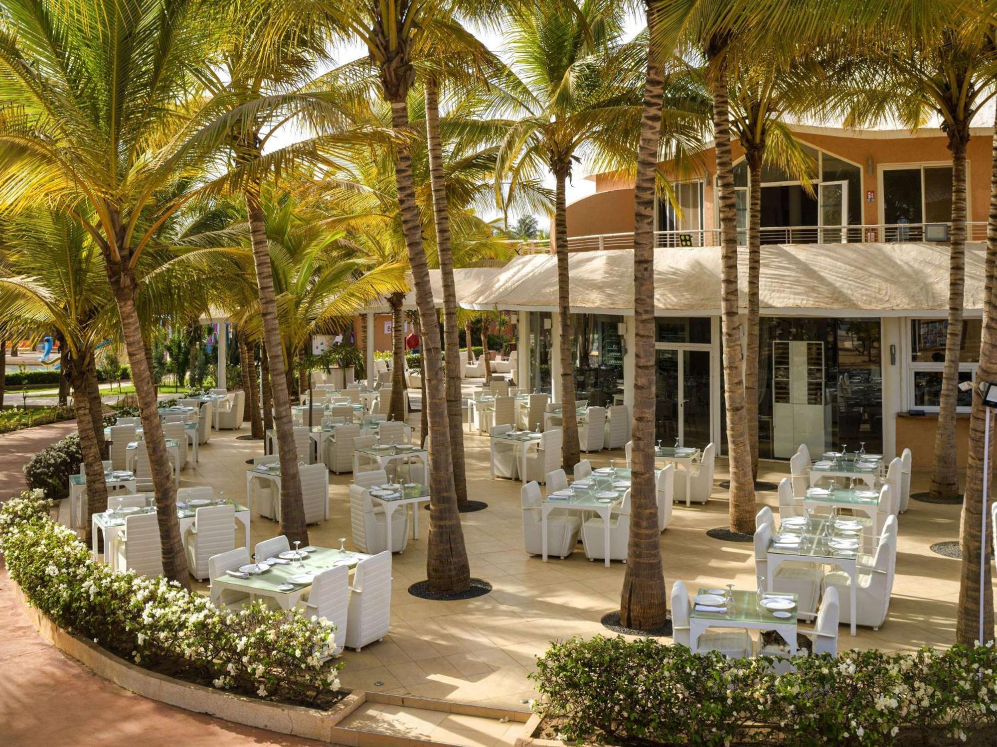 Movenpick Resort Lamantin Saly Exterior foto